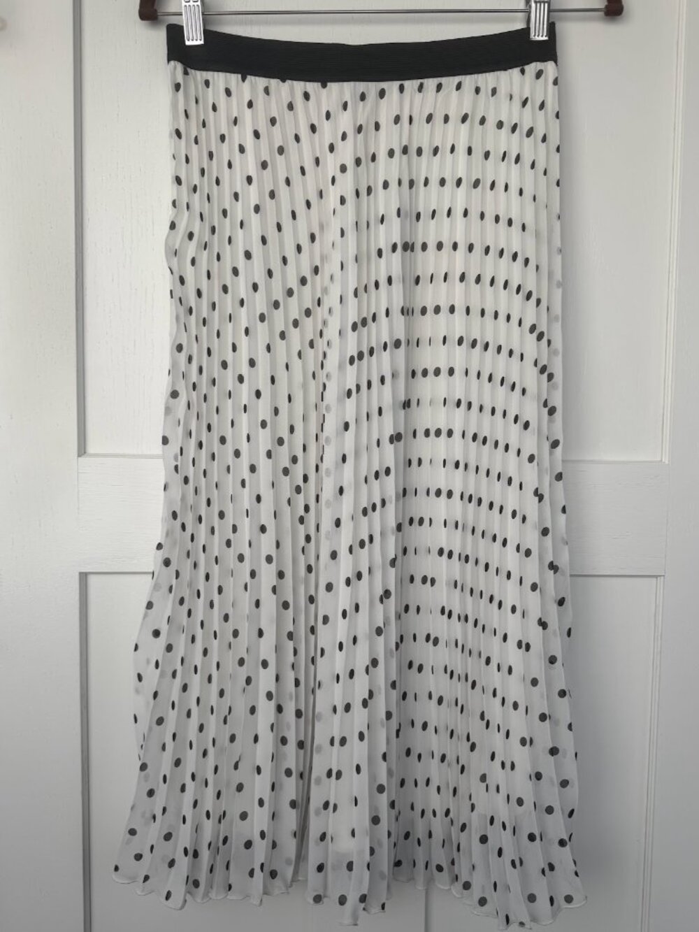 WD.NY white/black polka dot pleaded skirt with inner lining in size S
